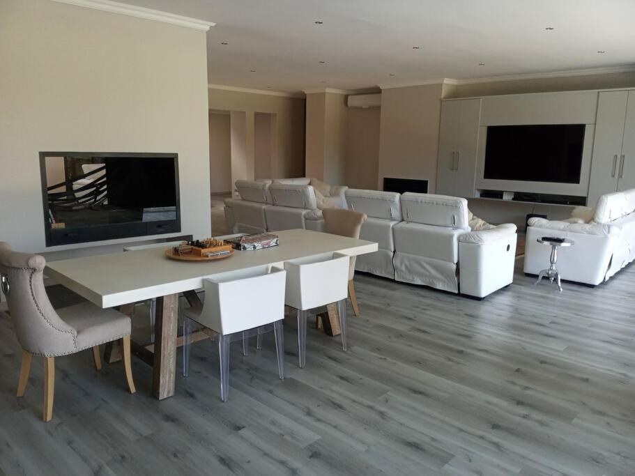 Pecanwood Estate Luxury Villa 5 Bedrooms With Pool Hartbeespoort Ngoại thất bức ảnh