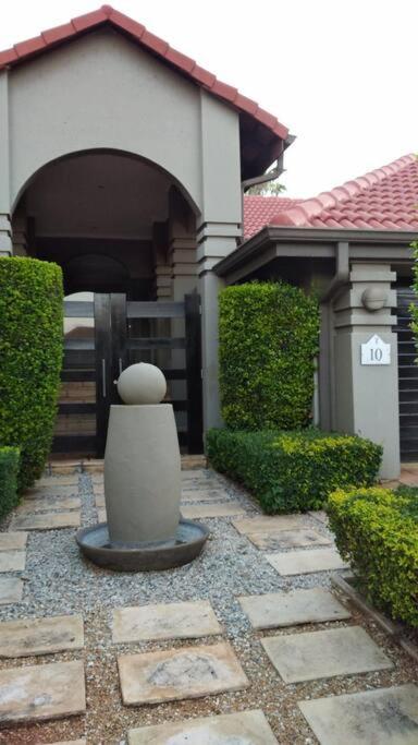 Pecanwood Estate Luxury Villa 5 Bedrooms With Pool Hartbeespoort Ngoại thất bức ảnh